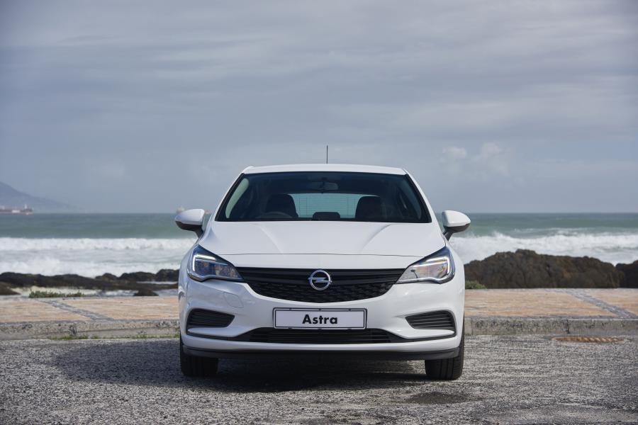  Opel Astra ecoFLEX 2016 года  (ZA) (фото 14 из 29)